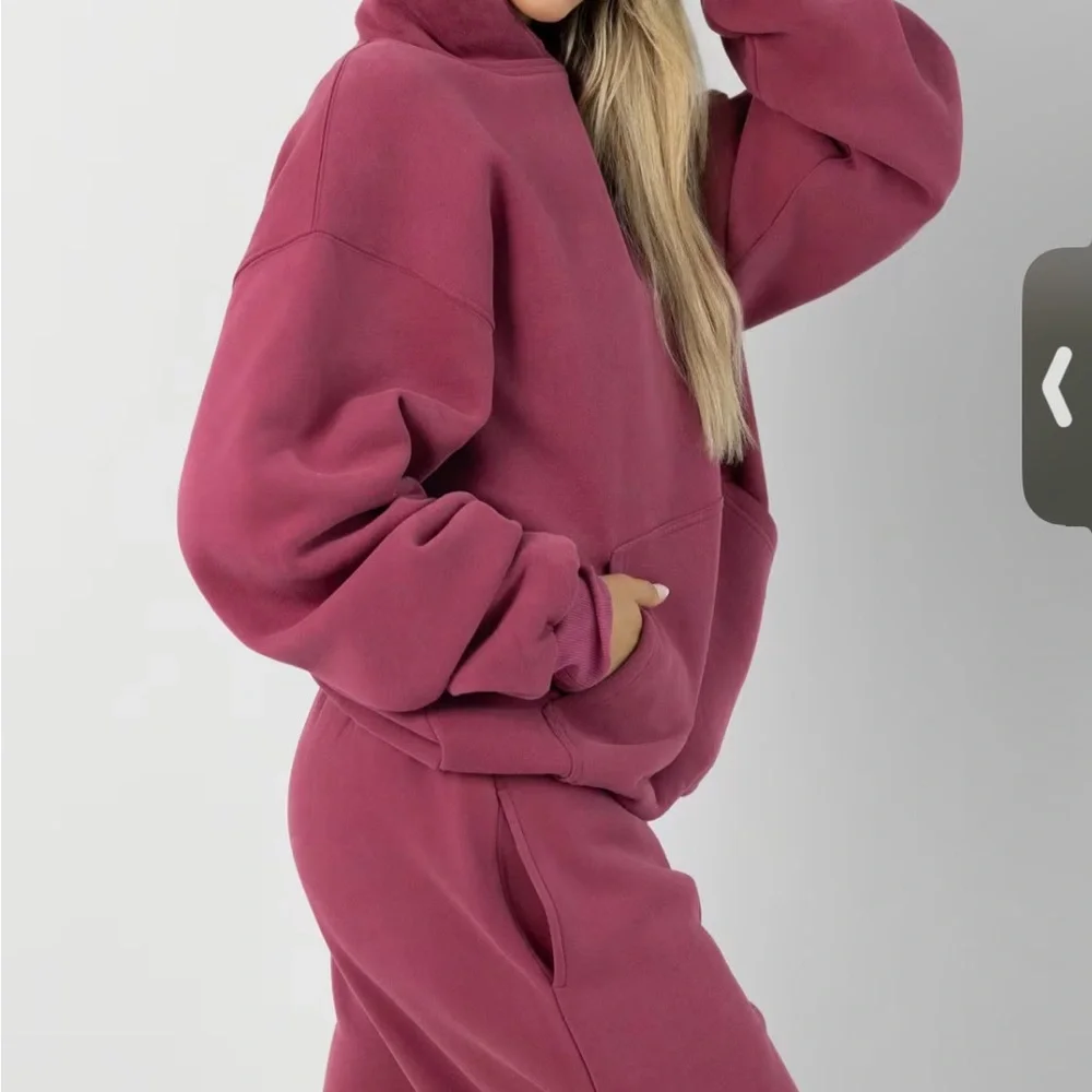 NIB Comfrt Limited Edition Minimalist Hoodie in Berry Sz medium. Sold out online - Picture 1 of 5